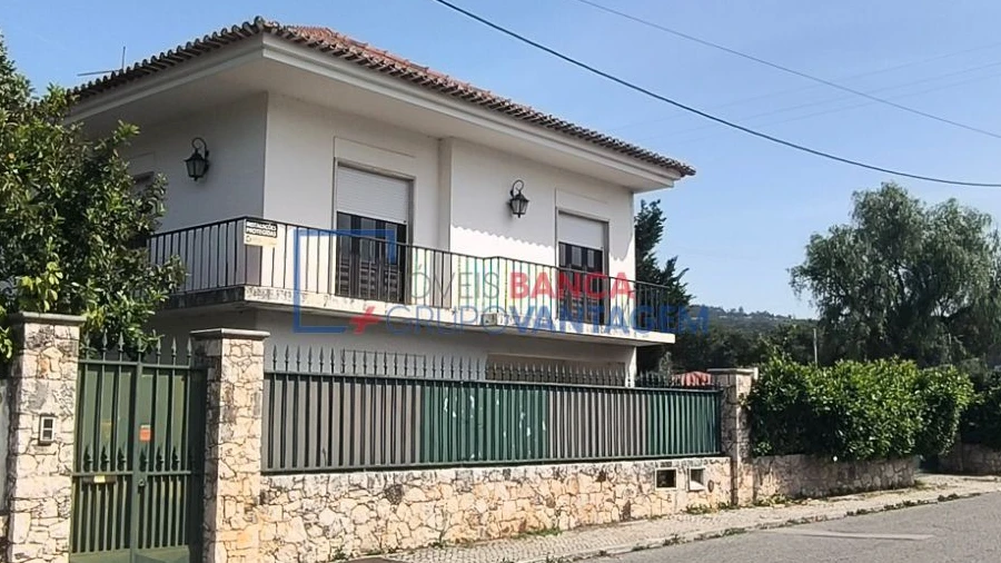 Moradia T4 para Venda em Minde