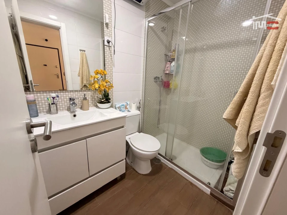 Apartamento T2 para Venda em Barreiro e Lavradio Foto 14