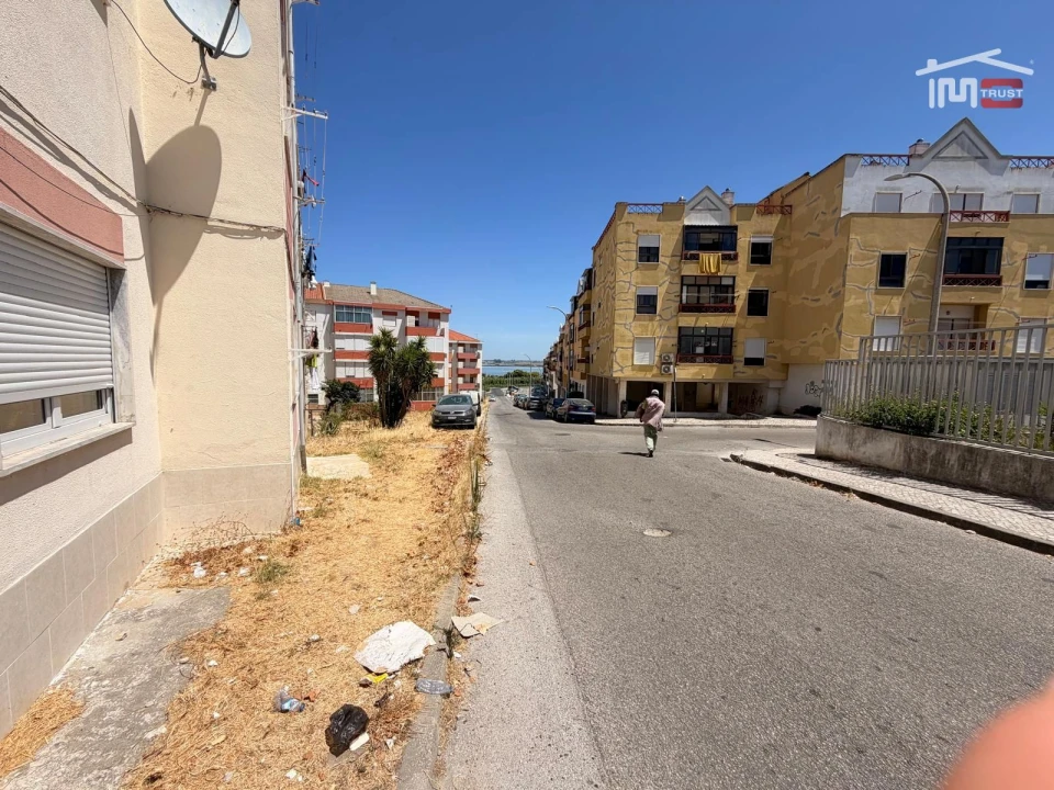 Apartamento T2 para Venda em Barreiro e Lavradio Foto 24