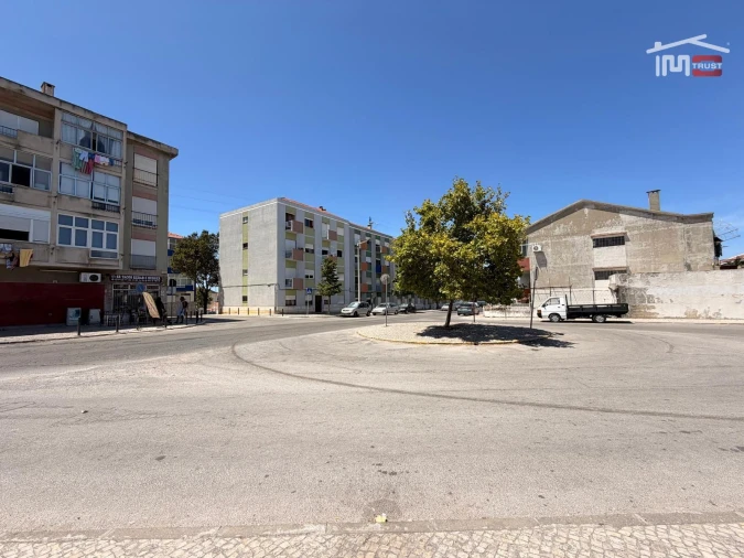 Apartamento T2 para Venda em Barreiro e Lavradio Foto 27