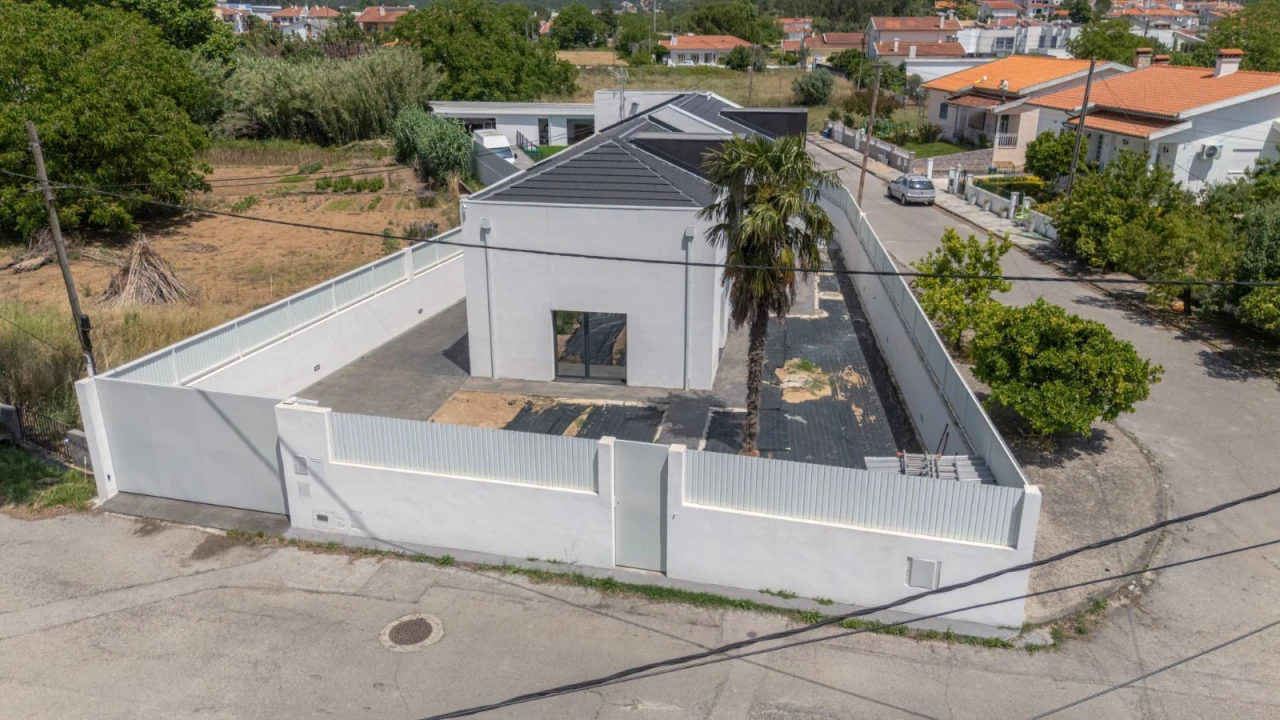 Moradia T4 para Venda em Cernache Foto 3