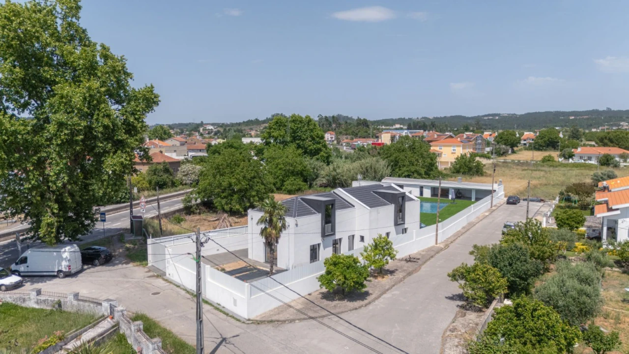 Moradia T4 para Venda em Cernache Foto 4