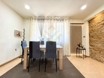 Moradia T3 para Venda em O. Azeméis, Riba-Ul, Ul, Macinhata Seixa, Madail