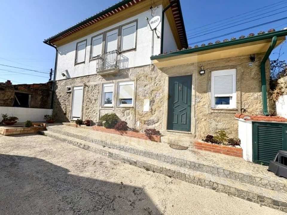 Moradia T3 para Venda em O. Azeméis, Riba-Ul, Ul, Macinhata Seixa, Madail Foto 1