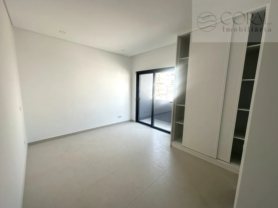 Moradia T3 para Venda em Faro (Sé e São Pedro) Foto 14