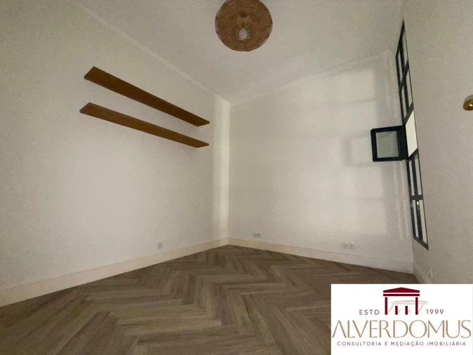 Apartamento T2 para Venda em Arroios Foto 36