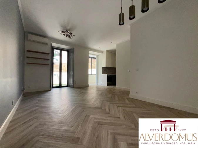 Apartamento T2 para Venda em Arroios Foto 32