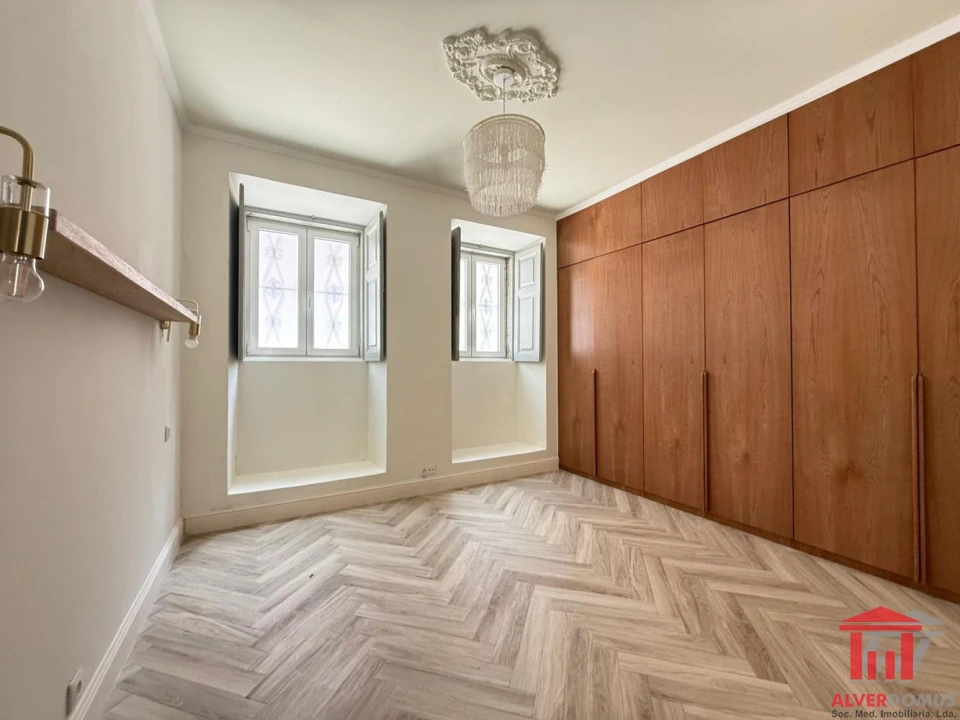 Apartamento T2 para Venda em Arroios Foto 28
