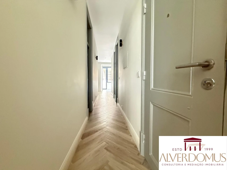 Apartamento T2 para Venda em Arroios Foto 31