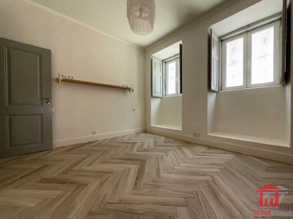 Apartamento T2 para Venda em Arroios Foto 35