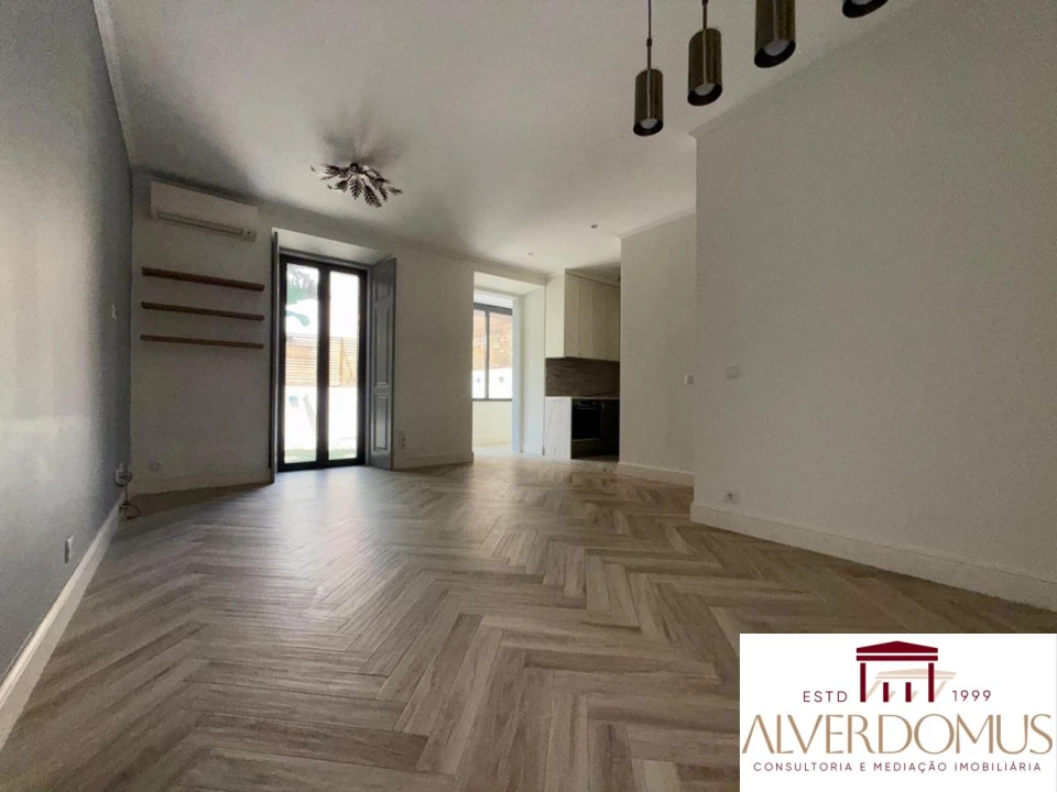 Apartamento T2 para Venda em Arroios Foto 32