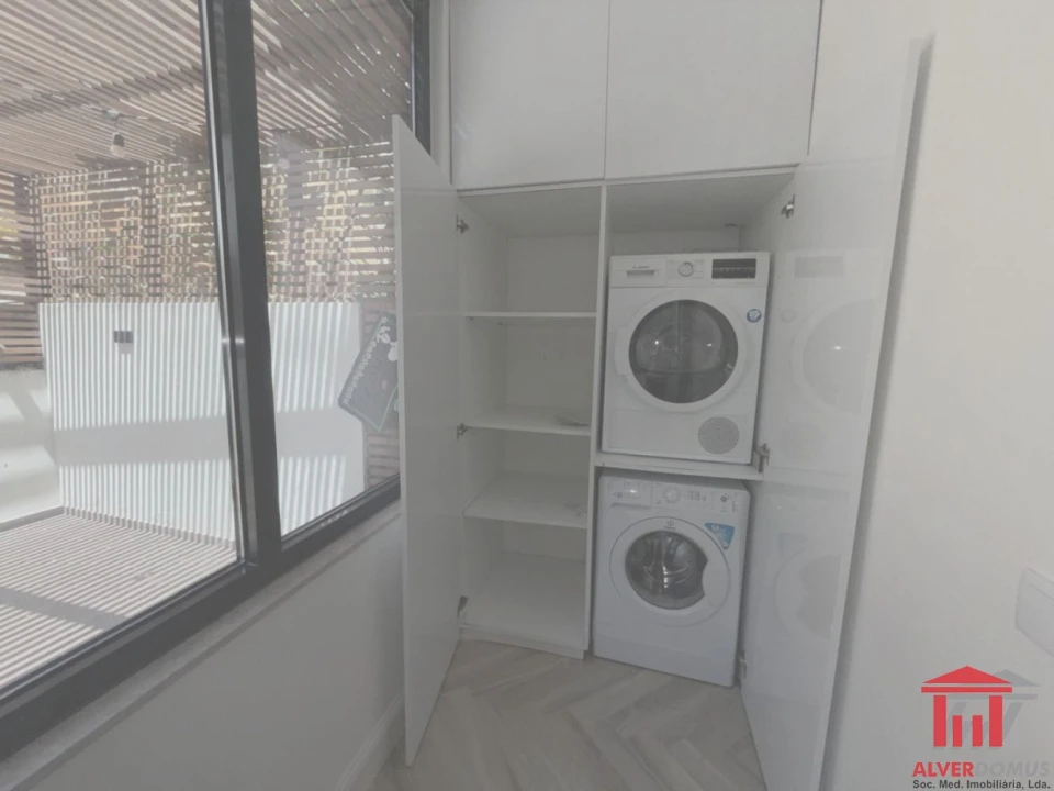 Apartamento T2 para Venda em Arroios Foto 29