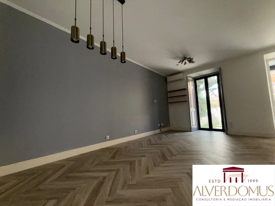 Apartamento T2 para Venda em Arroios Foto 33