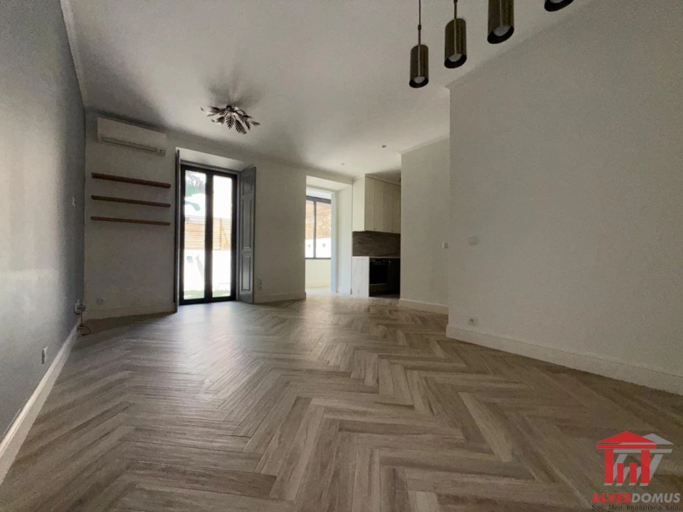 Apartamento T2 para Venda em Arroios Foto 32