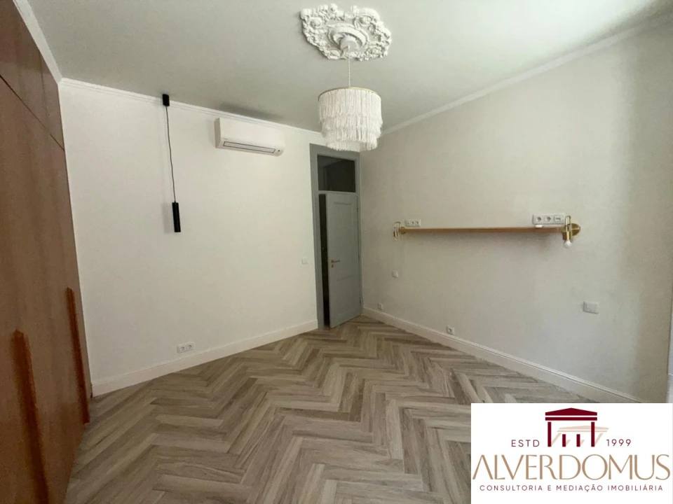 Apartamento T2 para Venda em Arroios Foto 37