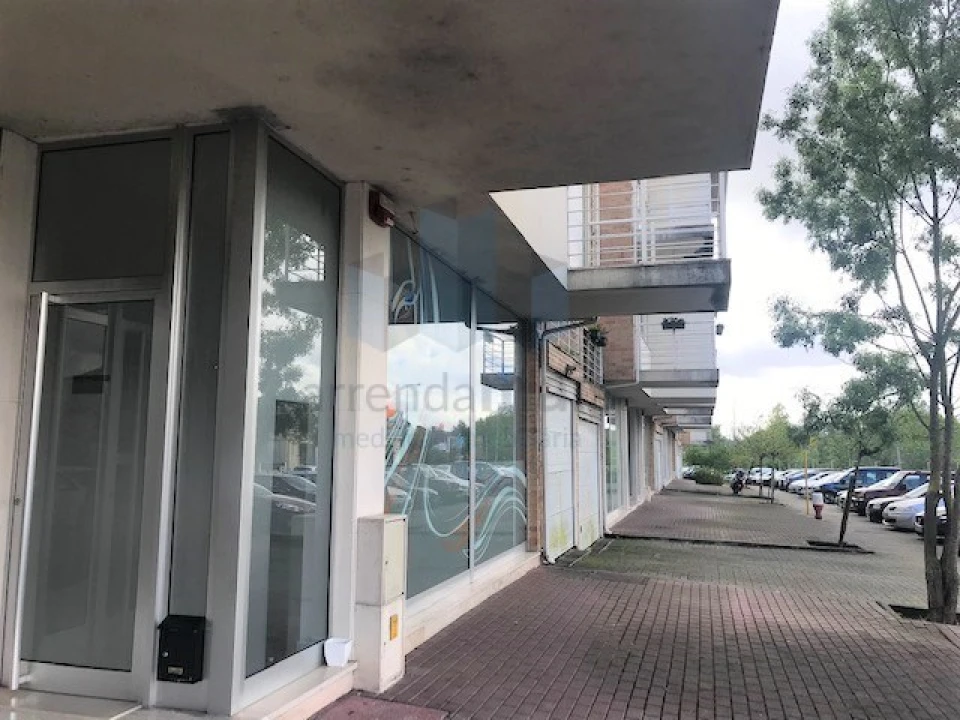Garagem para Arrendamento em Sé Nova, Santa Cruz, Almedina e São Bartolomeu Foto 1