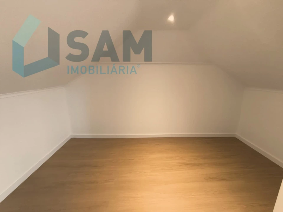 Moradia T3 para Venda em Silveira Foto 16