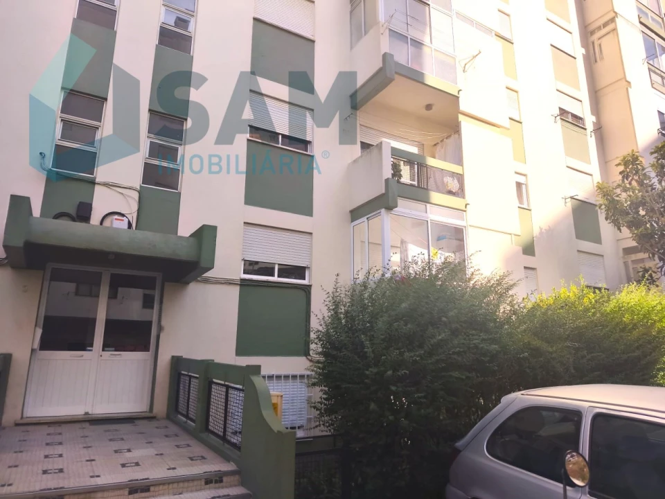 Apartamento T1 para Venda em Massamá e Monte Abraão Foto 1