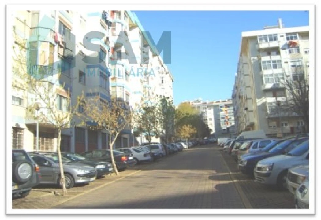 Apartamento T1 para Venda em Massamá e Monte Abraão Foto 14