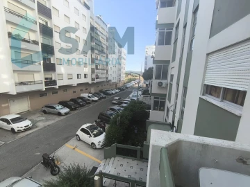 Apartamento T1 para Venda em Massamá e Monte Abraão