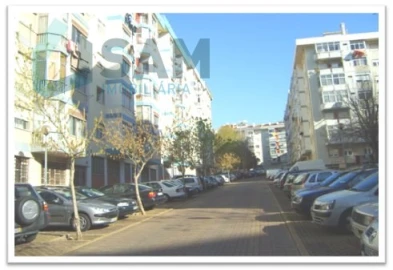 Apartamento T1 para Venda em Massamá e Monte Abraão