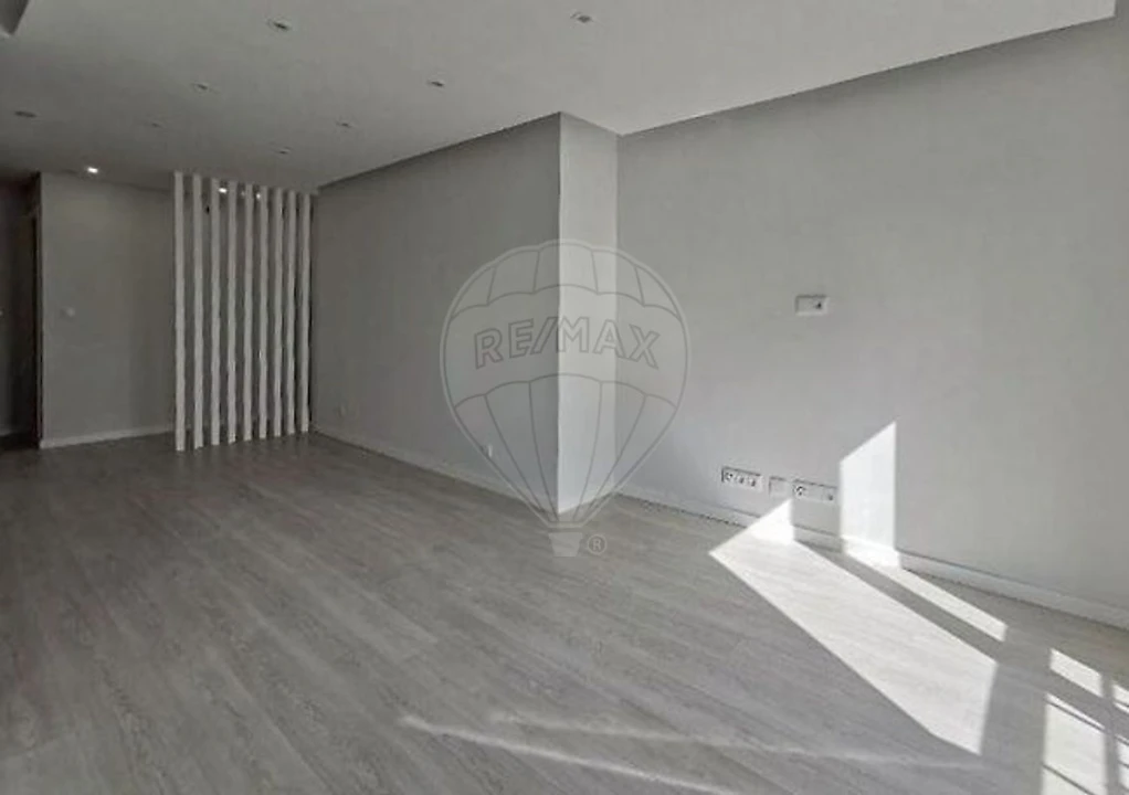 Apartamento T3 para Arrendamento em Odivelas Foto 11