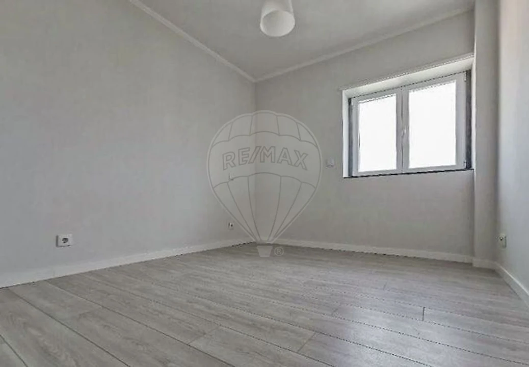 Apartamento T3 para Arrendamento em Odivelas Foto 7