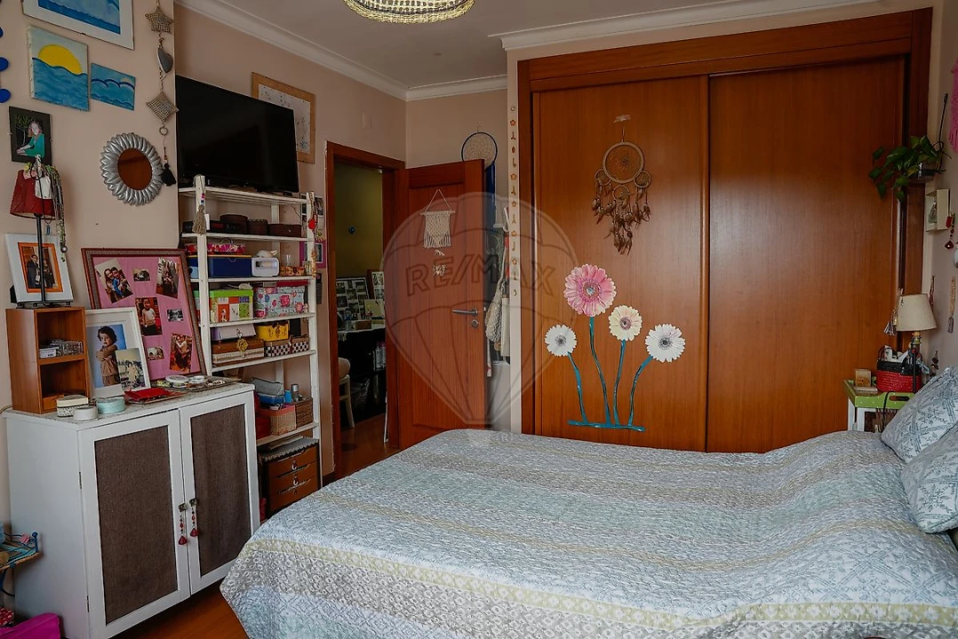 Apartamento T3 para Venda em Rio de Mouro Foto 16