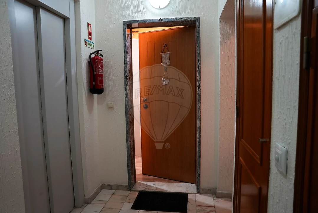 Apartamento T3 para Venda em Rio de Mouro Foto 29