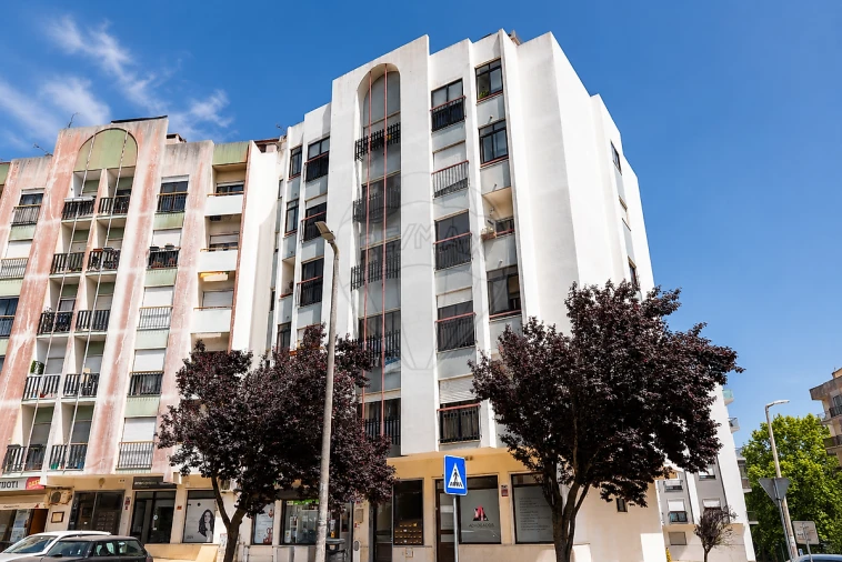 Apartamento T3 para Venda em Rio de Mouro Foto 14