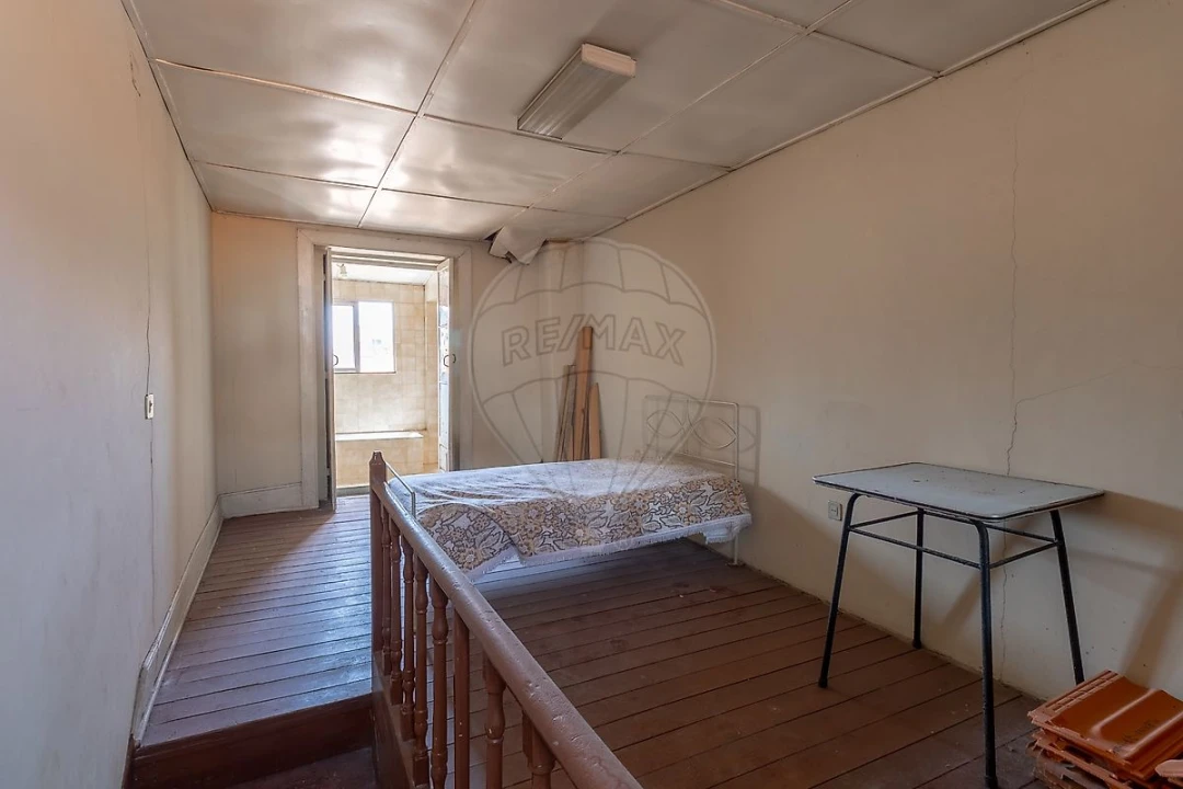 Prédio para Venda em Santa Marinha e São Pedro da Afurada Foto 22