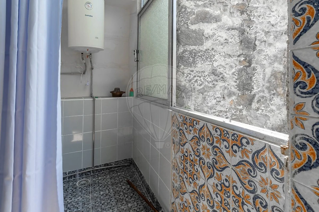 Prédio para Venda em Santa Marinha e São Pedro da Afurada Foto 11