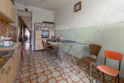 Prédio para Venda em Santa Marinha e São Pedro da Afurada