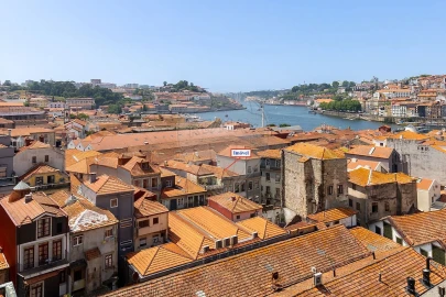 Prédio para Venda em Santa Marinha e São Pedro da Afurada
