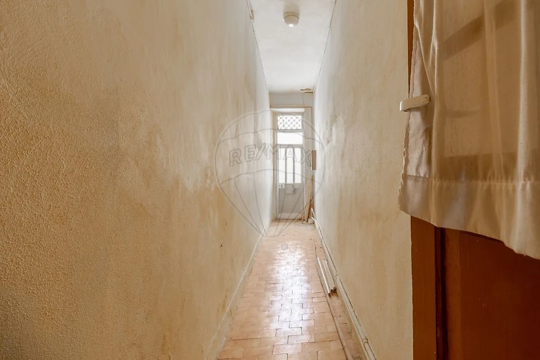 Prédio para Venda em Santa Marinha e São Pedro da Afurada Foto 9