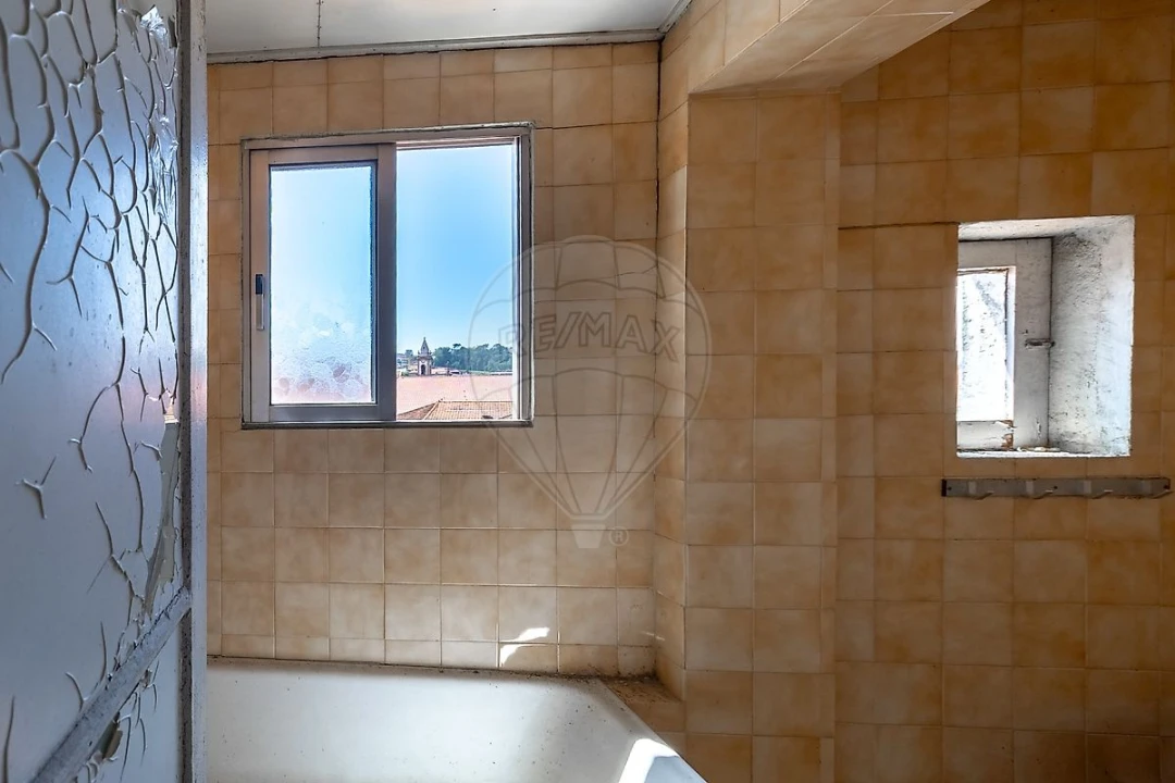 Prédio para Venda em Santa Marinha e São Pedro da Afurada Foto 20