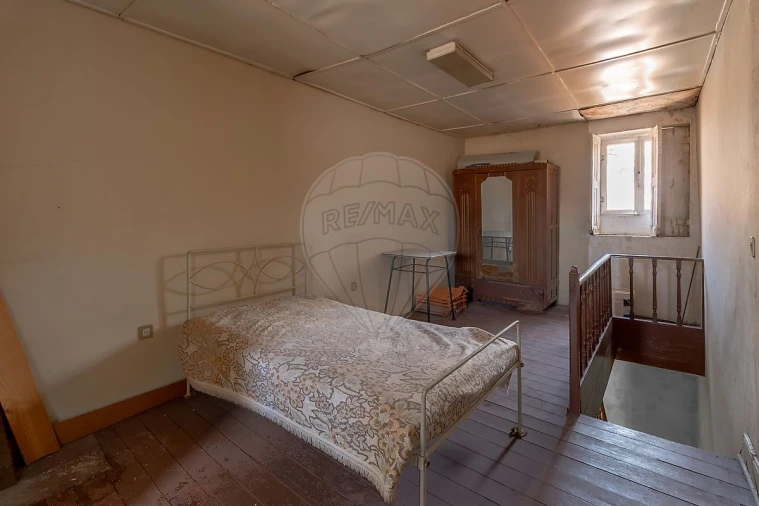 Prédio para Venda em Santa Marinha e São Pedro da Afurada Foto 21