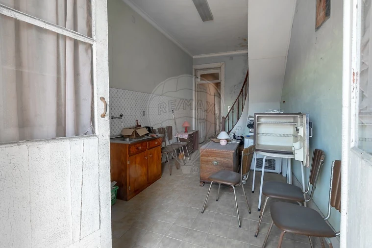 Prédio para Venda em Santa Marinha e São Pedro da Afurada Foto 18