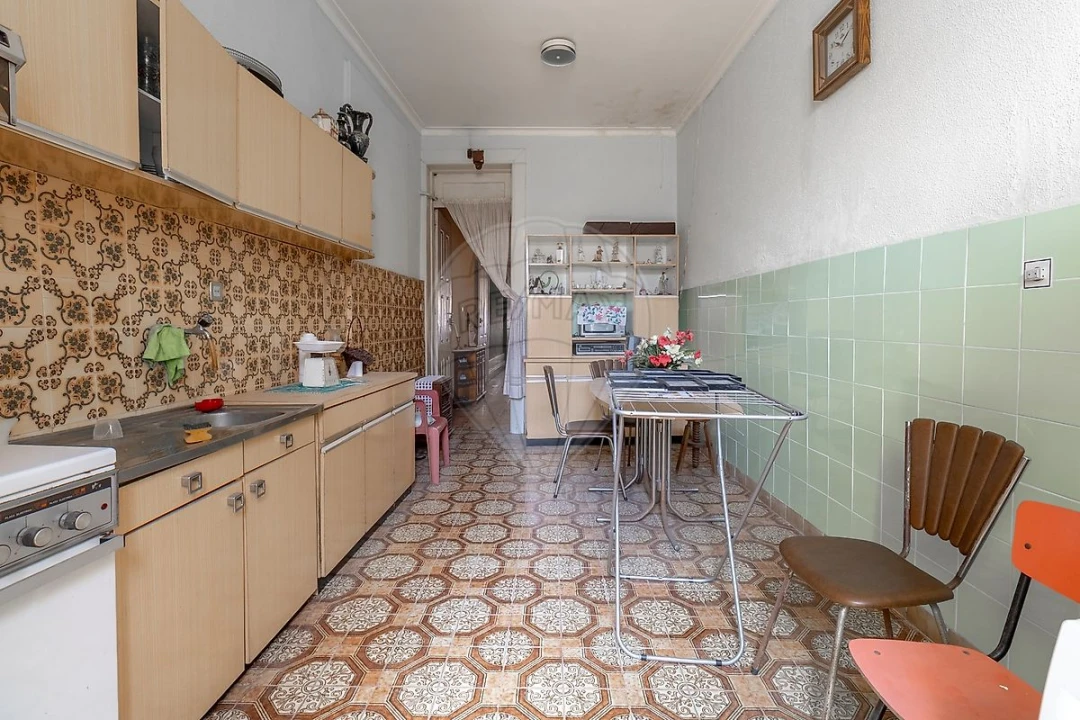 Prédio para Venda em Santa Marinha e São Pedro da Afurada Foto 6