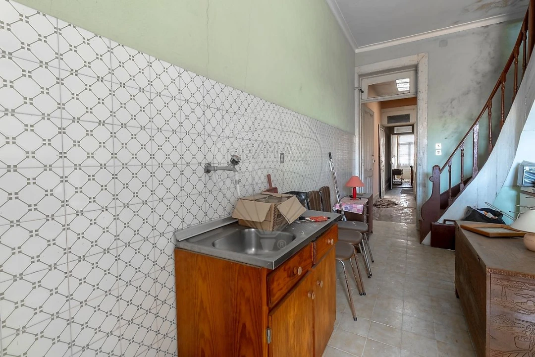 Prédio para Venda em Santa Marinha e São Pedro da Afurada Foto 17