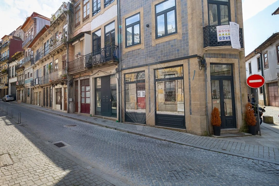 Prédio para Venda em Santa Marinha e São Pedro da Afurada Foto 26