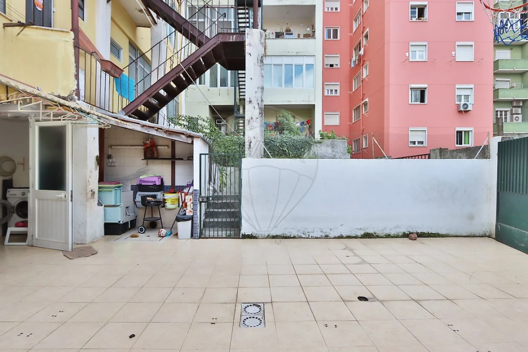 Apartamento T6 para Venda em Arroios Foto 24