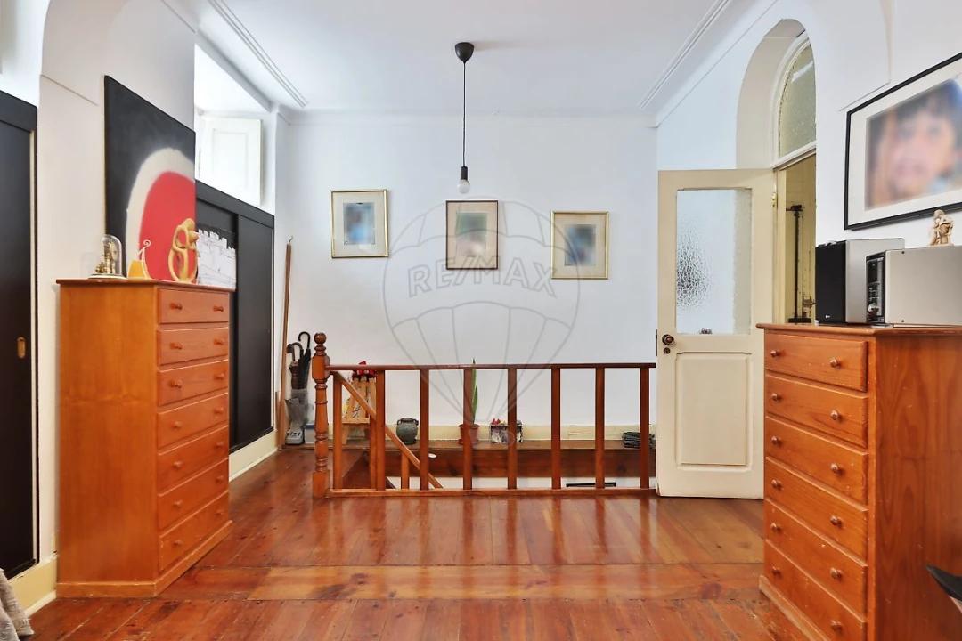Apartamento T6 para Venda em Arroios Foto 1