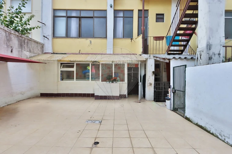 Apartamento T6 para Venda em Arroios Foto 26