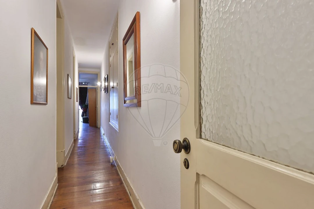 Apartamento T6 para Venda em Arroios Foto 4