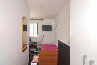 Moradia T1 para Venda em Ota