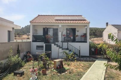 Moradia T1 para Venda em Ota