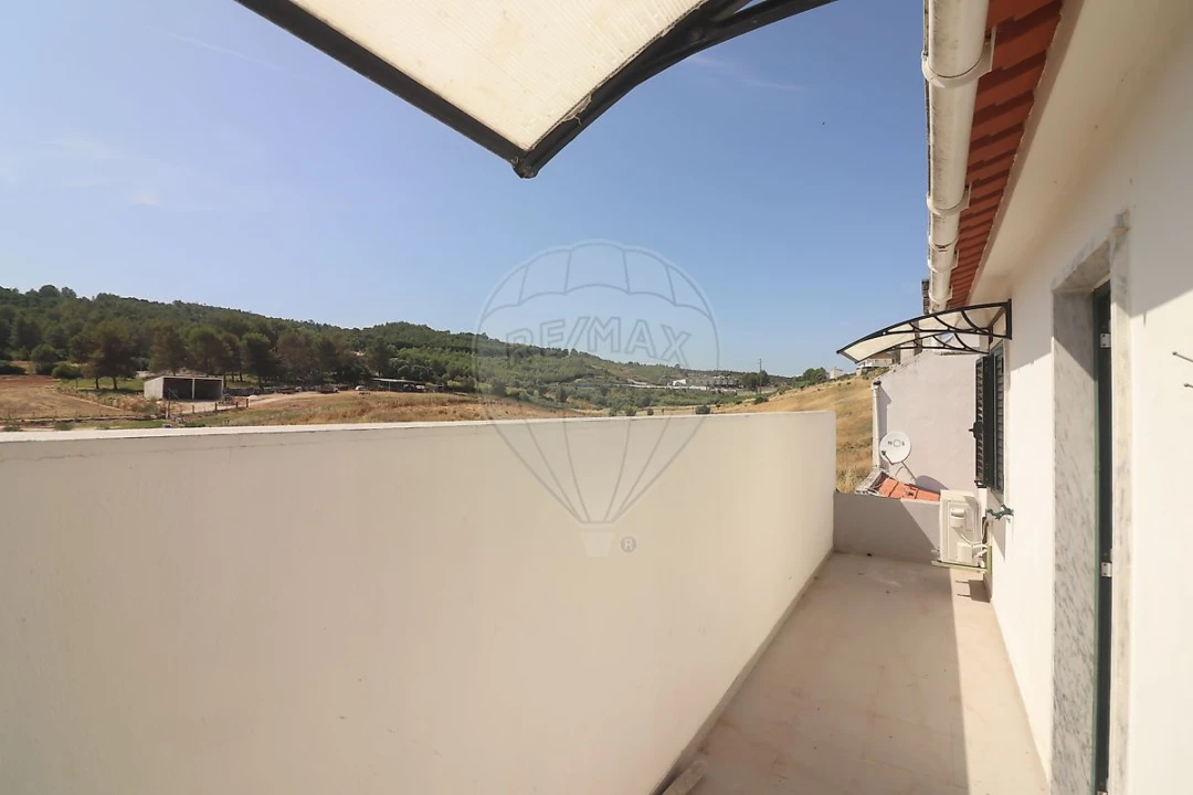 Moradia T1 para Venda em Ota Foto 12