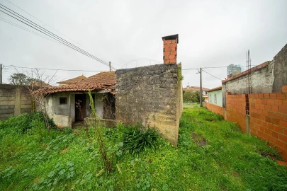 Moradia T2 para Venda em Covões e Camarneira