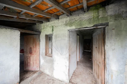 Moradia T2 para Venda em Covões e Camarneira